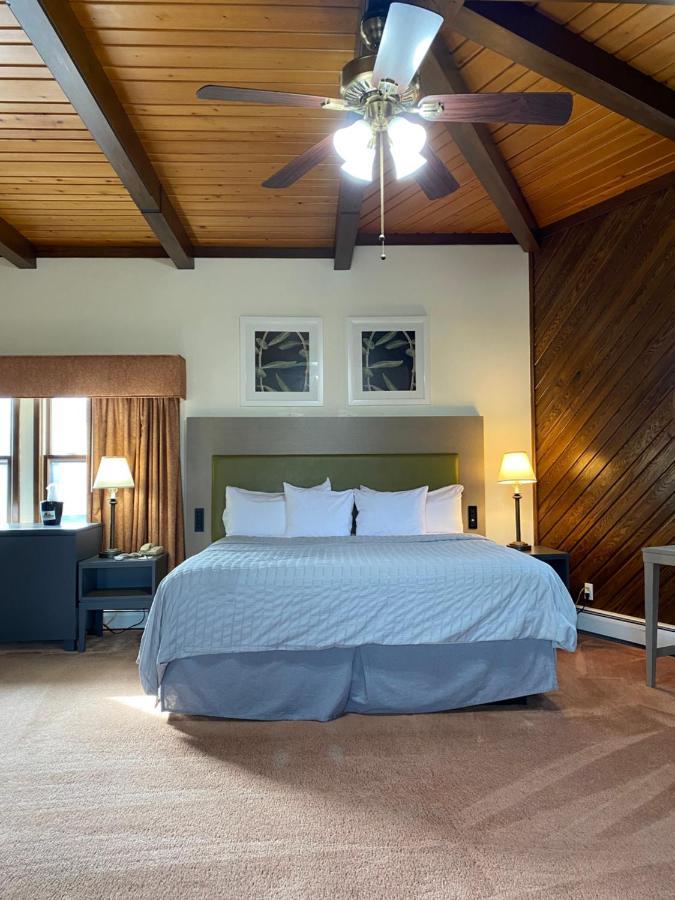 Pictured Rocks Inn And Suites Munising Buitenkant foto