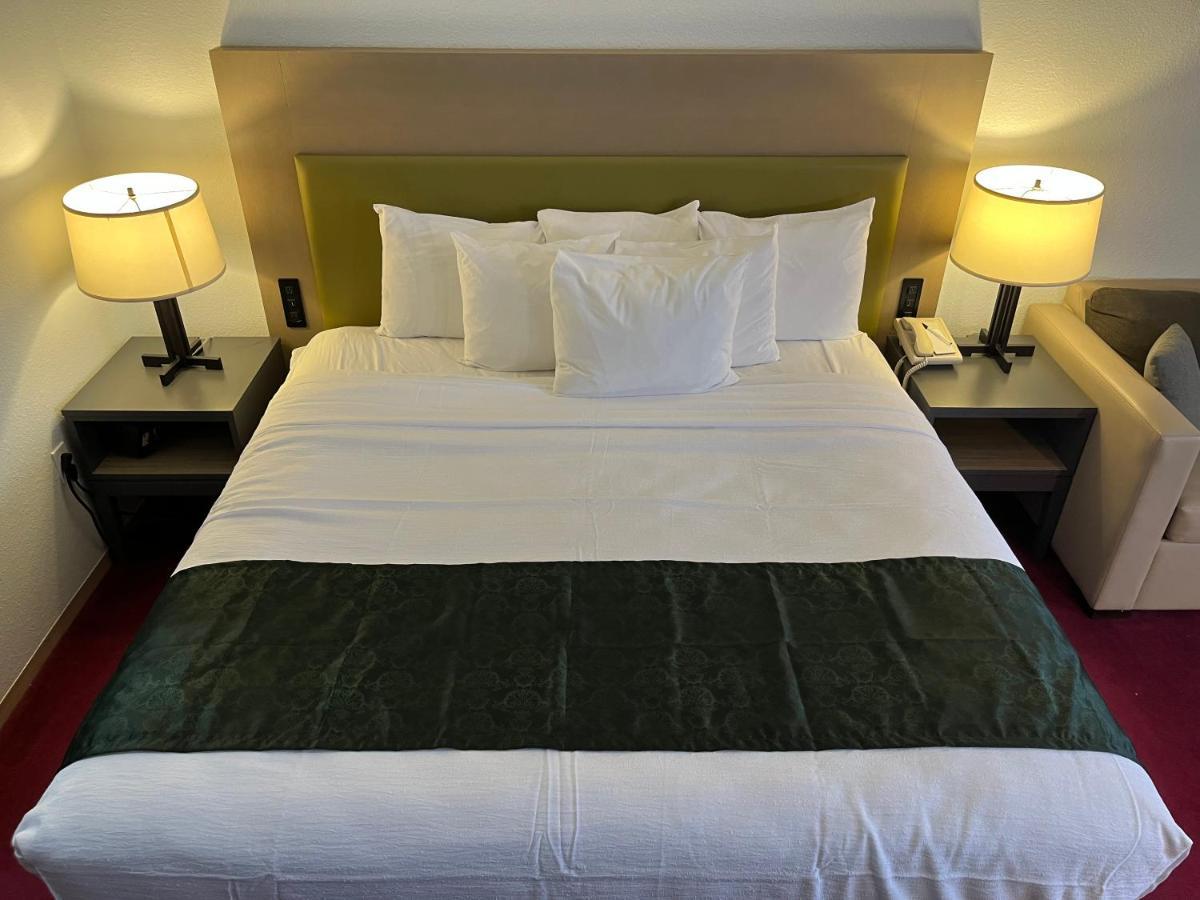 Pictured Rocks Inn And Suites Munising Buitenkant foto