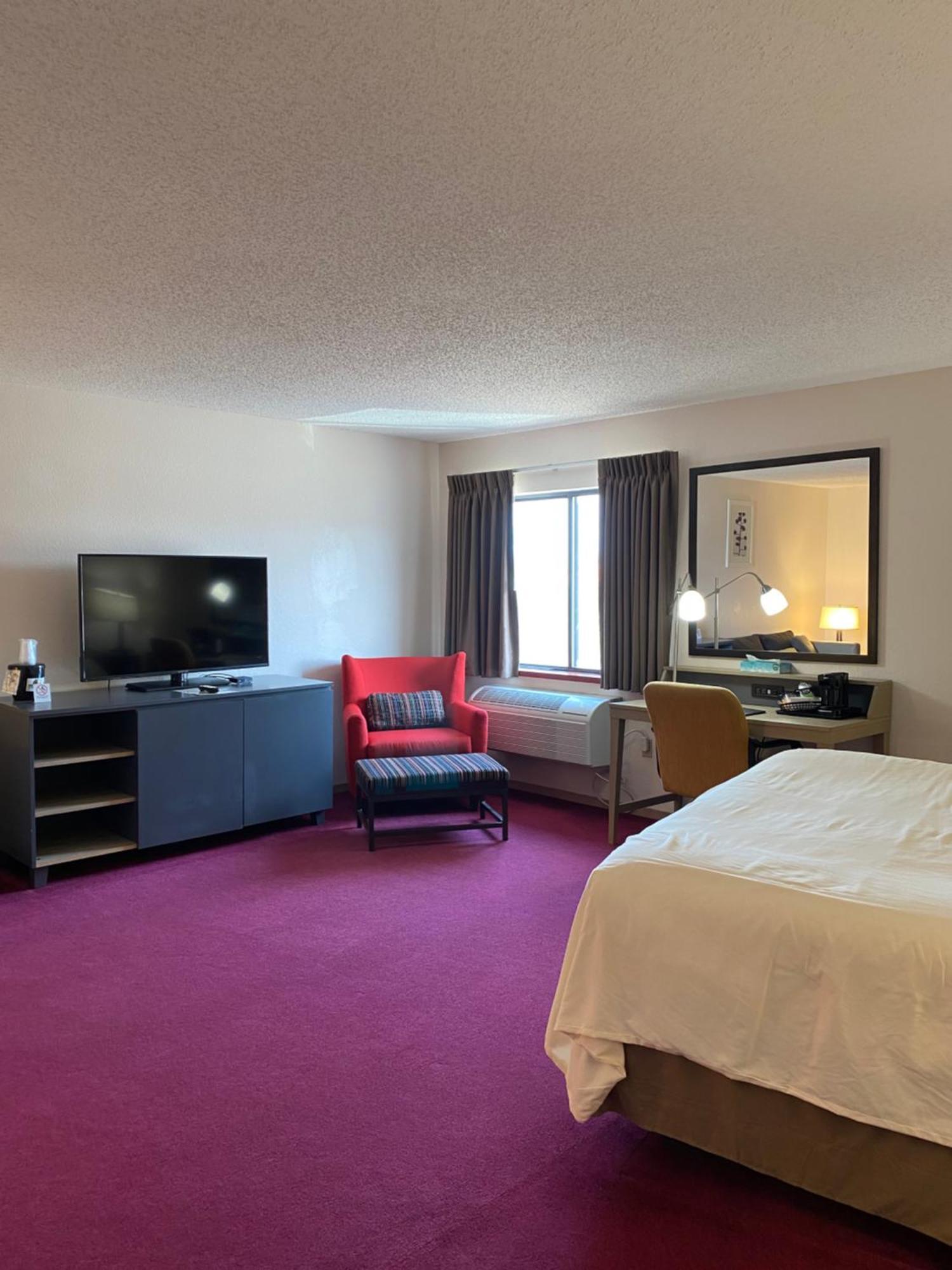 Pictured Rocks Inn And Suites Munising Buitenkant foto